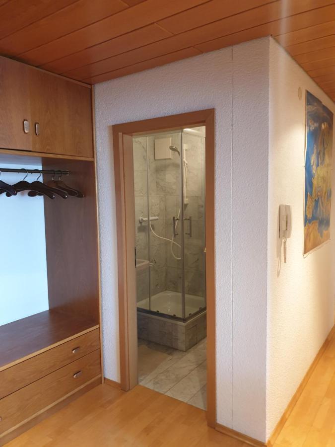 Wohnung Fuer 4 Personen, 2 Schlafzimmer, 2 Parkplaetze, Wlan คอนสตานซ์ ภายนอก รูปภาพ