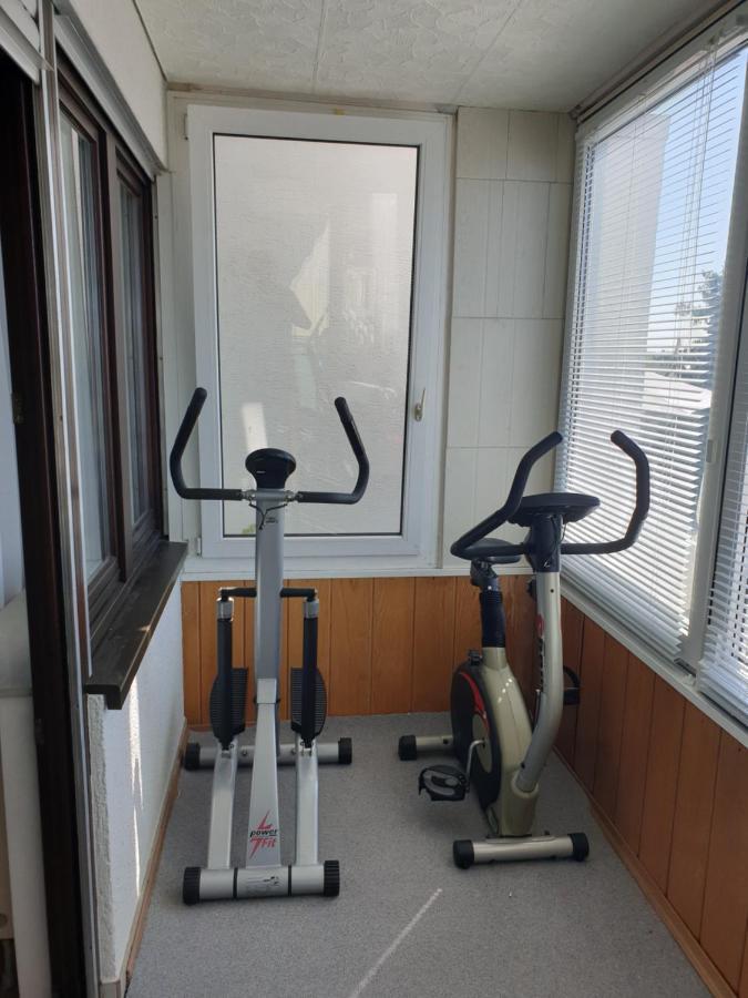 Wohnung Fuer 4 Personen, 2 Schlafzimmer, 2 Parkplaetze, Wlan คอนสตานซ์ ภายนอก รูปภาพ