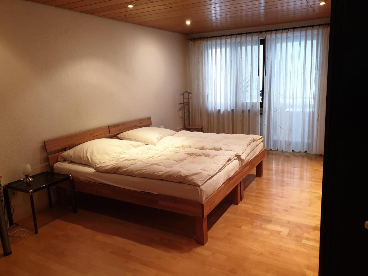 Wohnung Fuer 4 Personen, 2 Schlafzimmer, 2 Parkplaetze, Wlan คอนสตานซ์ ภายนอก รูปภาพ